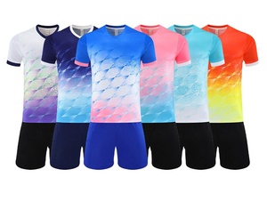 Maillot de football personnalisé pour homme, col ras du cou, manches courtes, haute qualité, 100 % polyester, respirant, séchage rapide, transfert thermique, collection été 25/26 - Product Image 1