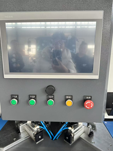 Centre de traitement CNC pour profilés UPVC haut de gamme HFL, spécialisés dans la découpe et le fraisage de formes complexes - Product Image 5