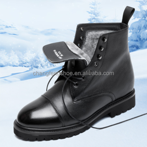 รองเท้าบูทเชลซีหนังแท้สีดำสำหรับผู้ชาย  แบบกันน้ำ เพิ่มความสูง 8 ซม. รองเท้าบูทข้อเท้าสำหรับฤดูหนาว พื้นยาง - Product Image 2