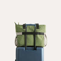 Sac fourre-tout matelassé vert avec poignées en sangle, deux poches avant, sac à bandoulière léger, logo personnalisé, fabricant OEM ODM