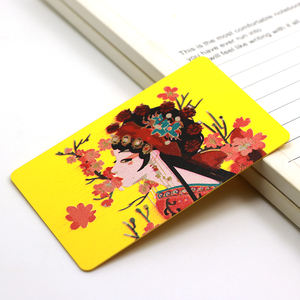 Carte-cadeau en PVC de conception de soulagement d'adhésion VIP Carte en plastique magnétique imprimée offset colorée - Product Image 1