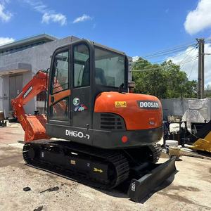 รถขุดดิน Doosan DH60-7 ขนาด 6 ตัน พร้อมบุ้งกี๋ขุดดินสำหรับงานก่อสร้าง - Product Image 6