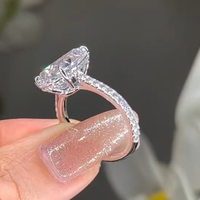 0.5-3 Karat Arpacık Kesim Pave Bantlı Ayrık Saplı Laboratuvar Elması Nişan Yüzüğü 14K/18K Som Altın DEF Renk IGI Sertifikalı Özel CVD/HPHT