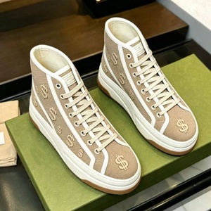 Zapatos de Skate Planos de Diseño de Lujo 2026, Zapatos Casuales de Lona para Hombre y Mujer de Alta Calidad, Zapatos de Plataforma con Estilo para Caminar - Product Image 2
