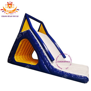 Scivolo triangolare gonfiabile parco acquatico trampolino triangolo scivolo <span class=keywords><strong>per</strong></span> adulti e bambini - Product Image 1