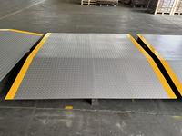 Rampe de chargement en acier robuste pour conteneurs, capacité de 10 tonnes, applicable aux restaurants et supermarchés, dimensions 2300*2230*150mm