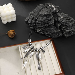 Conjunto de Collar con Cierre Plateado Cyberpunk Hecho a Mano, Ajustable, con Forma de Mariposa, Placas Geométricas de Metal, Aleación de Zinc Negra de Grado <span class=keywords><strong>Militar</strong></span> - Product Image 2