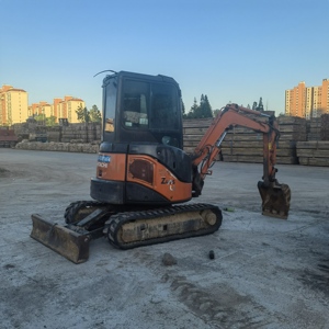 4 tonnes d'excavatrice sur chenilles Hitachi <span class=keywords><strong>Zx</strong></span> 30 U-3 importée du Japon avec des heures de travail réduites - Product Image 6