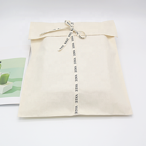 أكياس قماشية قطنية صديقة للبيئة بتصميم ظرف ورباط لحفظ الملابس والأحذية من الغبار مع شعار مخصص - Product Image 5