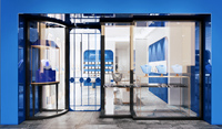Vitrine de présentation de bijoux de luxe personnalisée pour centre commercial, avec éclairage LED, étanche, écologique, recyclable, durable, pour comptoir mural de bijouterie