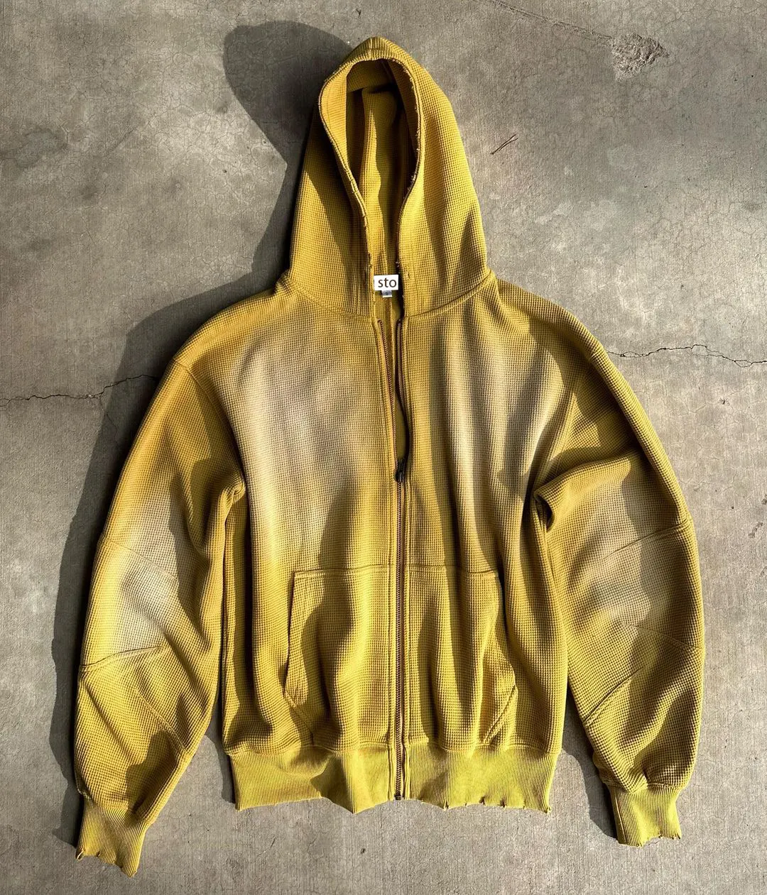 OEM Vintage tasarım 100 _ pamuk 320gsm erkek fermuarlı kapüşonlu svetşört özel asit yıkama Waffle termal sıkıntılı Hoodies