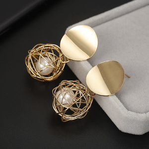 New Fashion Stud <strong>Earrings</strong> for Women Golden Color Round Ball Geometric Disc <strong>Dangle</strong> <strong>Gold</strong> <strong>Earrings</strong> for Women 2019 - Product Image 3