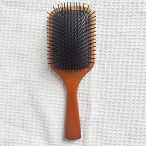 Brosse à cheveux démêlante antistatique en bois avec coussin d'air pour cheveux bouclés et mouillés, pour coiffure et massage capillaire - Product Image 4