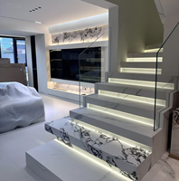 Rampe d'escalier moderne en marbre blanc Designs d'intérieur Rampe de main en verre transparent pour les escaliers de villa et d'hôtel