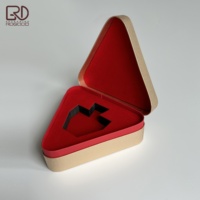 ROGOOD Boîte de parfum triangulaire en papier spécial champagne or Emballage triangulaire unique élégant pour cadeau parfum parfum P2129