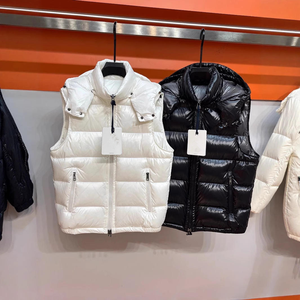 Nuevo Chaleco de Alta Gama Europeo con Capucha y Cuello Alto, Marca M, para Hombre y Mujer, Diseño Informal y Versátil, Chaleco de Plumón para Invierno - Product Image 1