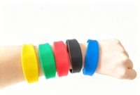 Pulsera de Silicona Impermeable con Chip RFID para Hoteles y Resorts