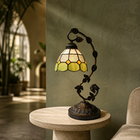 Lampe de table LED sans fil rechargeable à intensité variable avec abat-jour en verre teinté vintage et tige en forme de vigne antique