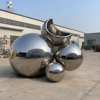 Moderne Edelstahl-Kugelskulptur Spiegelpolierte Metallkugel-Kunst Maßgefertigte Große Außendekoration für Garten, Plaza und Hotel