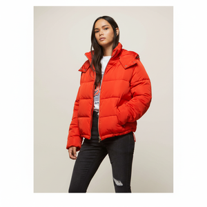 Super Puffer chaquetas para el invierno del Reino Unido de lana impermeable con características reversibles y técnicas bordadas-Bulk Puffer Jackets - Product Image 1