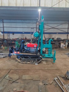 Foreuse rotative hydraulique diesel à prix abordable pour puits d'eau, profondeur 150 m, avec moteur - Product Image 4