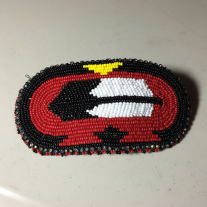 Pince à cheveux brodée artisanale avec perles de verre - Product Image 1