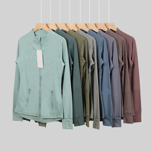 Completo <span class=keywords><strong>Set</strong></span> <span class=keywords><strong>Abbigliamento</strong></span> Donna: Giacca Oro, Shorts Fitness, Reggiseno <span class=keywords><strong>Sportivo</strong></span> e Leggings Yoga con Logo - Edizione Limitata 1 su 1 - Product Image 2