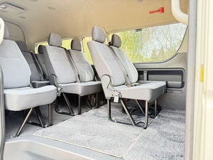 Toyota Hiace, transmission automatique, usage non commercial, 13 places, <span class=keywords><strong>peinture</strong></span> et <span class=keywords><strong>carrosserie</strong></span> d'origine, excellent état - Product Image 4