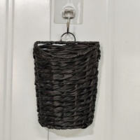 Keranjang Rotan Plastik Dekoratif, Keranjang Gantung Samping, Pot Bunga, Penanam Tanaman Warna Hitam, Tipe Dinding, Tempat Penyimpanan