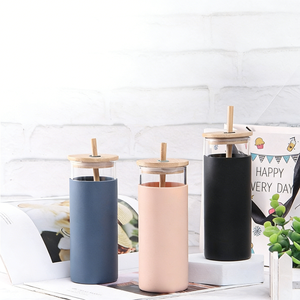 Gobelet en verre réutilisable de 500 ml, compatible avec les aliments, avec couvercle en bambou et paille, design minimaliste - Product Image 6