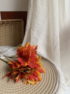 Hojas de arce artificiales Paquete de colores de otoño artificial Fiesta de Acción de Gracias de Halloween Decoraciones de mesa de jardín Hoja de arce de otoño - Product Image 6