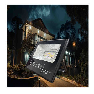 Projecteur solaire d'éclairage de jardin LED noir 50W-300W avec télécommande IP65/IP66/IP67 garantie de 5 ans - Product Image 1