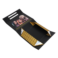 Boîte cadeau magnétique pliable de luxe haut de gamme en papier texturé sable, avec poignée et doublure en éponge, écologique pour cheveux