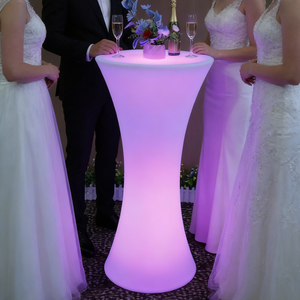 Mesa Alta de Bar y Sillas LED Iluminadas, Set de Coctelería de Plástico Luminoso para Fiestas y Eventos, Diseño Moderno y Portátil - Product Image 1