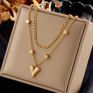 Collar de Cadena Multicapa de Acero Inoxidable Vintage con Colgantes de Corazón y Cruz, Diseño Minimalista, Chapado en Oro de 18K, para Mujer - Product Image 3