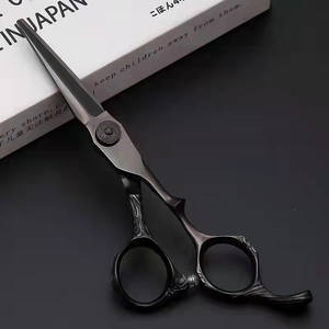 กรรไกรตัดผมมืออาชีพขนาด 5 นิ้ว แบบแบน ผลิตจากสแตนเลส SUS440C สำหรับคนถนัดขวา รองรับการปรับแต่ง ใช้สำหรับงานเสริมสวย - Product Image 2