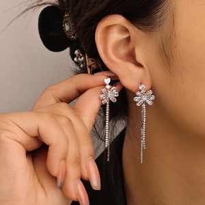 Orecchini a Clip con Zirconi Colorati per <span class=keywords><strong>Donna</strong></span>, Placcati in Oro 14k, Eleganti, Vintage, Semplici e Adatti per Uso Quotidiano - Product Image 1