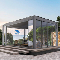Pergola motorisée de luxe en aluminium avec lames bioclimatiques réglables, gazebo extérieur étanche avec éclairage LED pour patio de villa