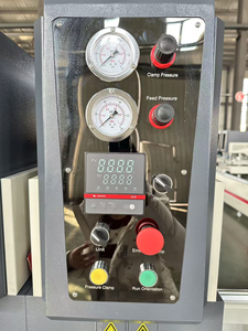 Machine de soudage automatique de haute qualité à deux têtes et deux côtés pour la fabrication de fenêtres et de portes en PVC/UPVC - Product Image 6