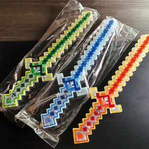 Vente chaude <span class=keywords><strong>Sabre</strong></span> <span class=keywords><strong>Laser</strong></span> Clignotant 19.5 Led Light up Pixel Swords avec Son Transparent PS Poignée pour Enfants-avec Batteries - Product Image 3