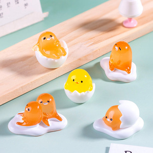 Figuras de Pollitos de Resina que Brillan en la Oscuridad, Manualidades para Decoración de Escritorio Estilo Gudetama, Adornos para Regalos y Decoración del Hogar - Product Image 4