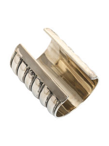 Bracelet manchette moderne plaqué argent pour femme, ajustable, ouvert, élégant, bijou de créateur, idéal pour les soirées, cadeau - Product Image 2