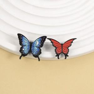 Broches <span class=keywords><strong>de</strong></span> Mariposa Metálicos al por Mayor, Creativos, Únicos y Lindos, Broches <span class=keywords><strong>de</strong></span> Mariposa Azules y Rojos, Broches con Impresión UV, Insectos <span class=keywords><strong>de</strong></span> Dibujos Animados - Product Image 3