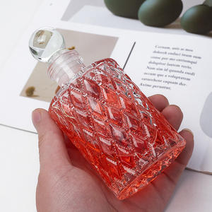 Botellas <span class=keywords><strong>de</strong></span> <span class=keywords><strong>vidrio</strong></span> <span class=keywords><strong>de</strong></span> perfume y aromaterapia <span class=keywords><strong>con</strong></span> forma <span class=keywords><strong>de</strong></span> diamante en relieve transparente <span class=keywords><strong>de</strong></span> 120ml y 150ml <span class=keywords><strong>con</strong></span> tapas cilíndricas <span class=keywords><strong>de</strong></span> esferas <span class=keywords><strong>de</strong></span> <span class=keywords><strong>vidrio</strong></span> - Product Image 5