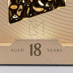 Soporte de lujo para champán con logotipo personalizado, exhibición de madera con detalles dorados para Bar de hotel, tienda minorista, promoción de licores de marca - Product Image 4