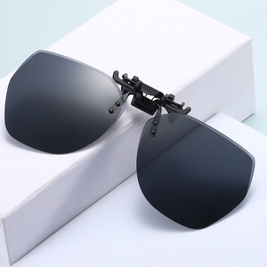 Occhiali da Sole Clip-On Ultra-Leggeri di Lusso alla Moda per Uomo, Occhiali da Guida Giorno e Notte con Montatura in Plastica PC - Product Image 4