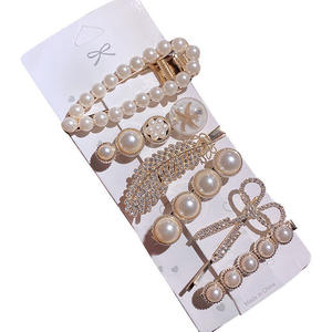 Pince à cheveux en métal pour influenceuses, motif petit ours avec perle et plume latérale – Pince élégante faite à <span class=keywords><strong>la</strong></span> main et sécurisée pour franges féminines, type bec de canard - Product Image 2