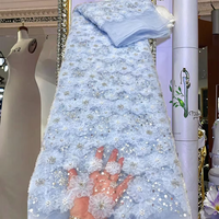 Tissu en maille brodé 3D bleu de haute qualité à prix de gros, dentelle perlée confortable pour robes de soirée, mariages et accessoires pour filles