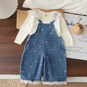 Ensemble 2 pièces pour filles : Haut à manches longues avec col en dentelle et salopette en jean à pois pour le printemps et l'automne - Product Image 2