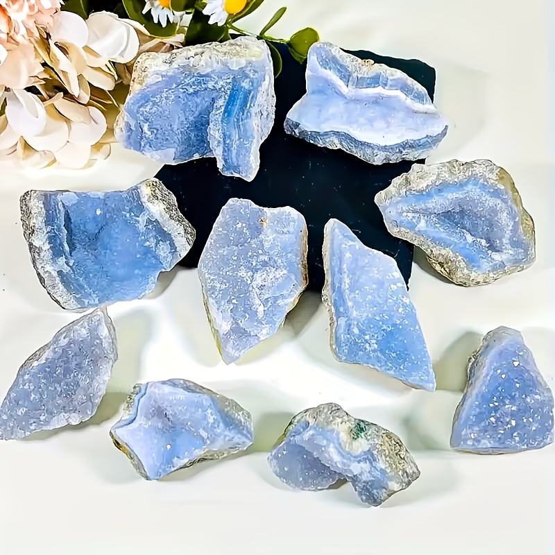 Géode de quartz en agate dentelle bleue